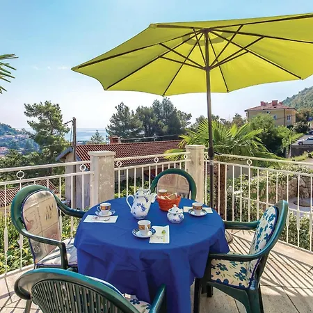 Holiday home In With House Sea View