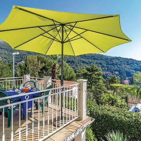 펜션 2 Bedroom Cozy Apartment In Moscenicka Draga *